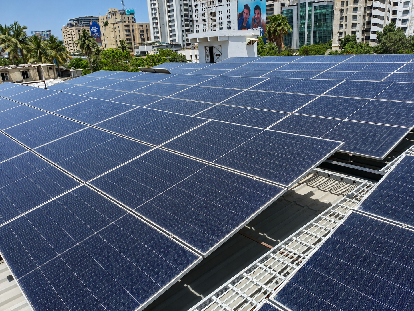 125KW Solar System Installed At LEOPARDS COURIER